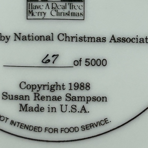 Vintage Christmas Decorative Plate Trimming the Family Christmas Tree 67 of 5000 - Picture 4 of 4